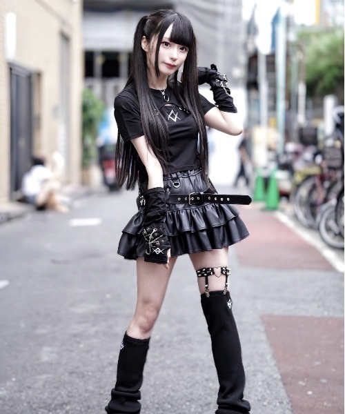 REFLEM クロップドTシャツ バルーンスリーブ 黒 REFLEM クロップドTシャツ バルーンスリーブ 黒