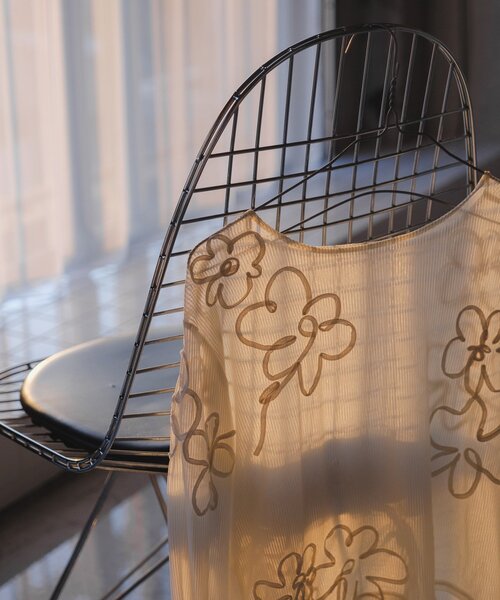 Kastane（カスタネ） tシャツ フラワーコード刺繍シアーTOPS