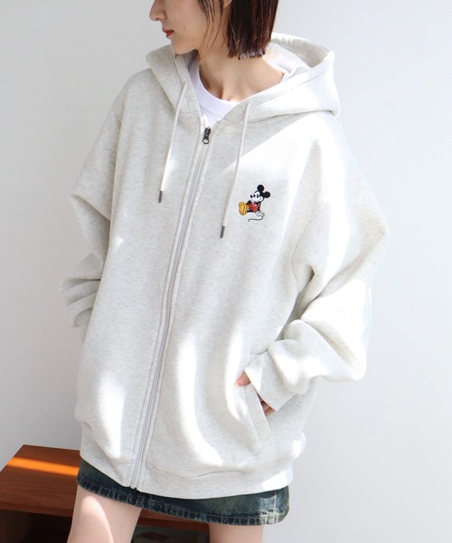 Disney（ディズニー） パーカー アートワーク デザイン 裏起毛 胸