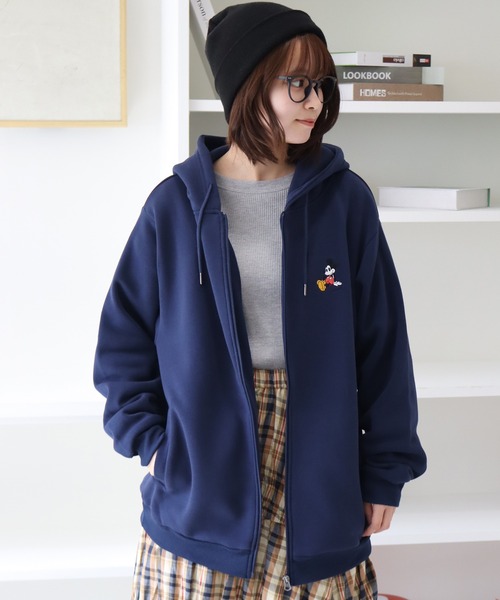 Disney（ディズニー） パーカー アートワーク デザイン 裏起毛 胸