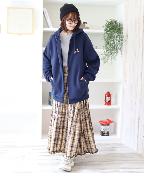 Disney（ディズニー） パーカー アートワーク デザイン 裏起毛 胸