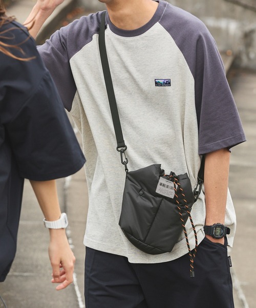 「KiU」 2WAYバッグ FREE シルバー レディース_画像5