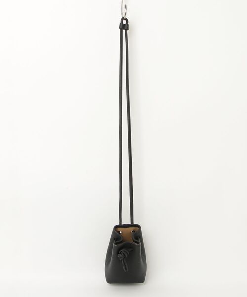 美品　VASIC ブラック ショルダーバッグ VASIC（ヴァジック） ショルダーバッグ - ブラック レディース