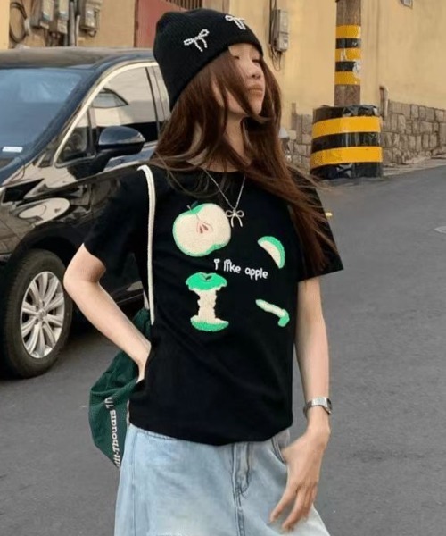tシャツ ライティングロゴ刺しゅうTシャツ レディース Achic tシャツ リンゴ刺しゅう柄Tシャツ レディース : ZOZOTOWN