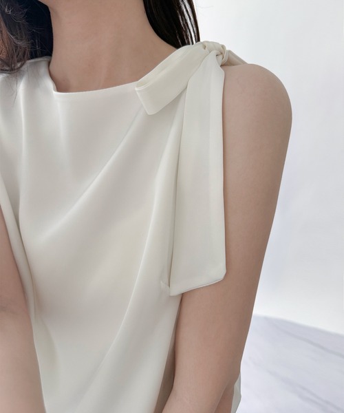Noble - ワンショルダーリボンブラウス on：nue ブラウス シャツ 「on:nue」「お気に入り登録数9，800