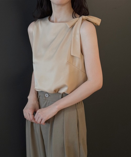 Noble - ワンショルダーリボンブラウス on：nue ブラウス シャツ 「on:nue」「お気に入り登録数9，800