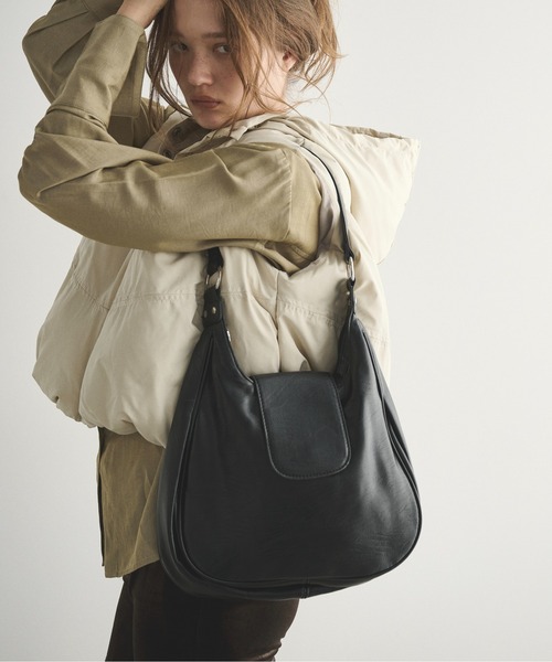 LOSCa ショルダーバッグ バッグ フェイクレザーラウンドフォルムバッグ
