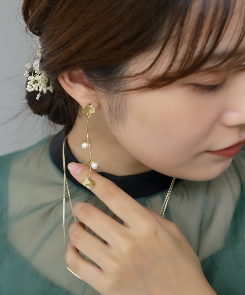 Kana ピアス ウェーブ ライン 花びら パール ピアス パーティー 結婚式