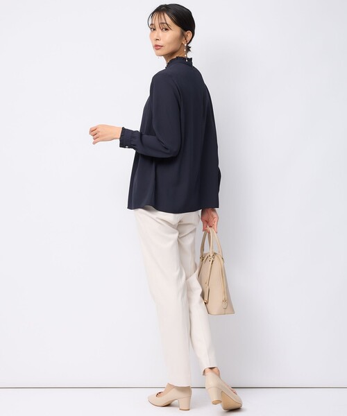 23区 24SS バックサテンアムンゼン フリルカラー ブラウス ホワイト L 23区 【洗える】バックサテンアムンゼン フリルカラー ブラウス
