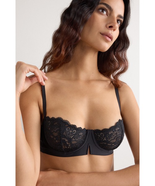 新品　未使用　シャンデール　ブラックレースバルコネットブラジャー Intimissimi（インティミッシミ） ブラジャー Denise レース バルコ