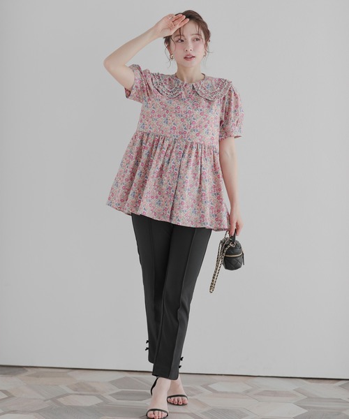 Fitmmore ミニフリル襟 ペプラム 花柄ブラウス Fit more ブラウス シャツ ミニフリル襟ペプラム花柄ブラウス