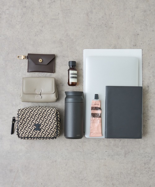 IACUCCI（イアクッチ） ハンドバッグ FREE アイボリー レディース