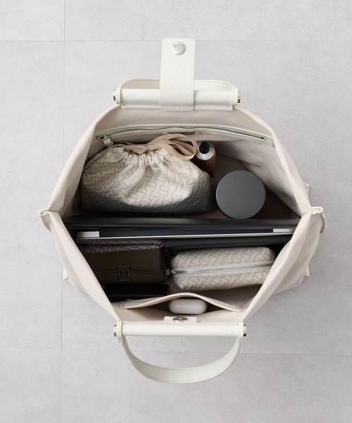 IACUCCI（イアクッチ） ハンドバッグ FREE アイボリー レディース