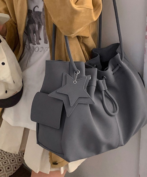 ショルダーバッグ バッグ 星チャーム付きショルダーバッグ レディース