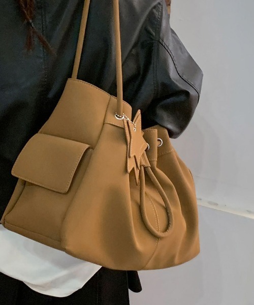 ショルダーバッグ バッグ 星チャーム付きショルダーバッグ レディース