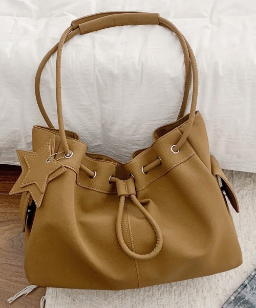 ショルダーバッグ バッグ 星チャーム付きショルダーバッグ レディース