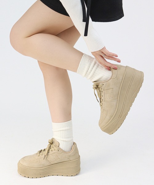 LOVEHUNTER（ラブハンター） スニーカー 軽量厚底 ボリュームソール