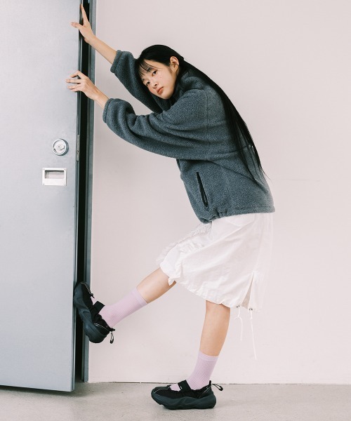 スニーカー PUFFIN SCRUNCH SNEAKERS レディースの画像