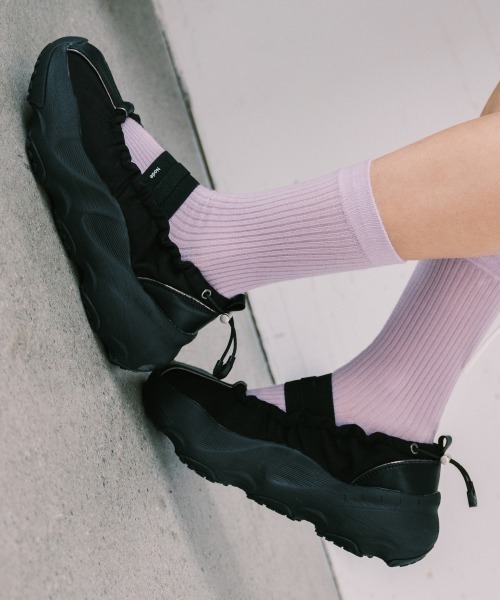 スニーカー PUFFIN SCRUNCH SNEAKERS レディースの画像