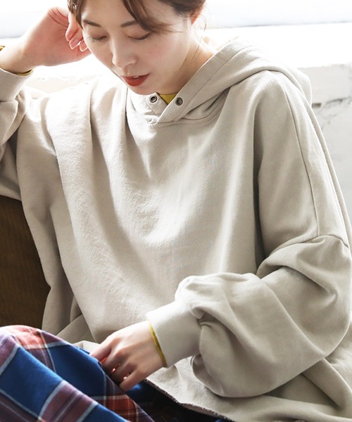 「soulberry」 プルオーバーパーカー M～Ｌ グレイッシュベージュ レディース_画像2