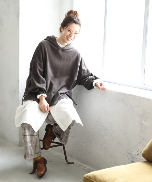 「soulberry」 プルオーバーパーカー M～Ｌ グレイッシュベージュ レディース_画像3