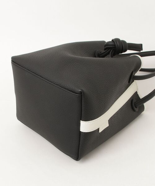 VASIC ブラックレザーハンドバッグ VASIC（ヴァジック） ハンドバッグ - ブラック レディース : ZOZOTOWN