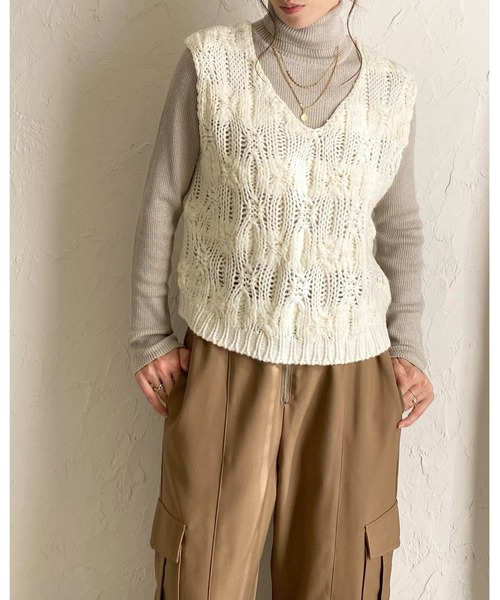LISETTE リゼッタ 　ベージュ　模様編み 　ベスト　ハンドニット　ジレ She's Closet ベスト ジレ ローゲージケーブル手編み風vネックショート