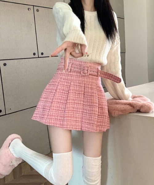 美品 BURBERRY ミニスカート風 キュロット ベルト 牛革 ツイード 36 美品 BURBERRY ミニスカート風 キュロット ベルト 牛革 ツイード 36