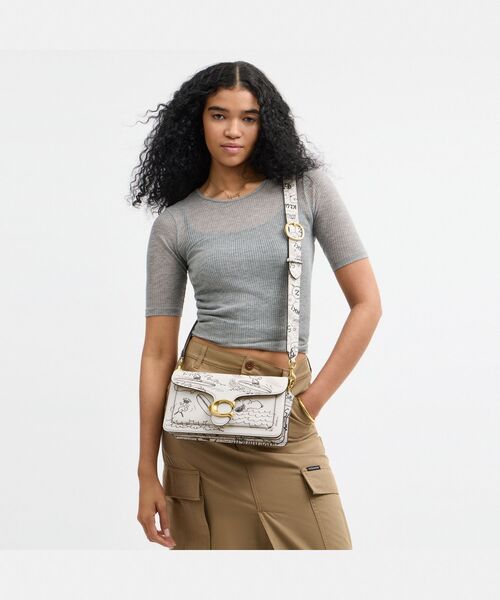 スヌーピー【Coach】Coach X Peanuts タビーショルダーバッグ 26 COACH x PEANUTS Tabby 26 Shoulder Bag CCB04 Chalk Multi