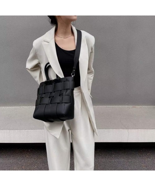 Tomieco ショルダーバッグ バッグ LEATHER 編み込みショルダー