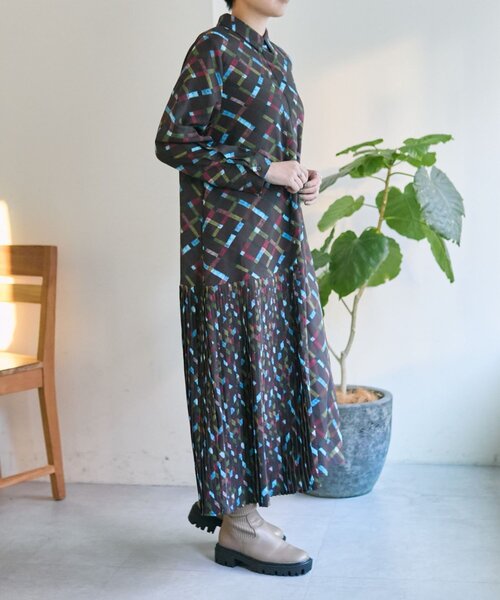 ear PAPILLONNER（イア パピヨネ） ワンピース 襟付きプリーツ