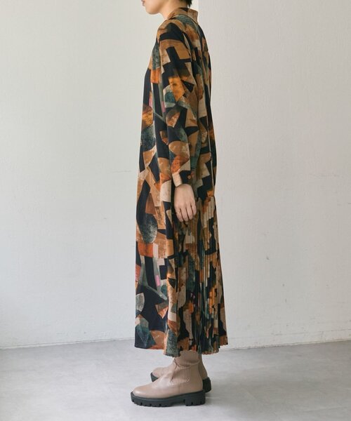 ear PAPILLONNER（イア パピヨネ） ワンピース 襟付きプリーツ