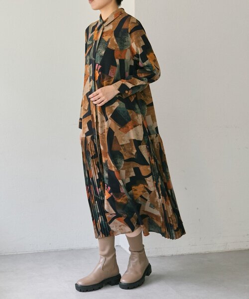 ear PAPILLONNER（イア パピヨネ） ワンピース 襟付きプリーツ