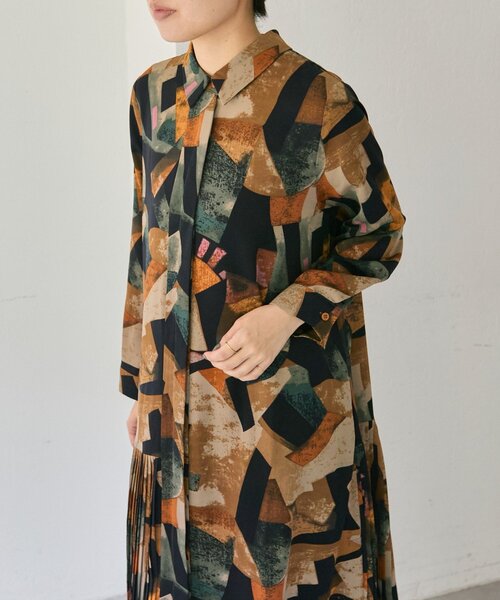 ear PAPILLONNER（イア パピヨネ） ワンピース 襟付きプリーツ