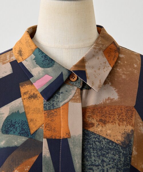 ear PAPILLONNER（イア パピヨネ） ワンピース 襟付きプリーツ