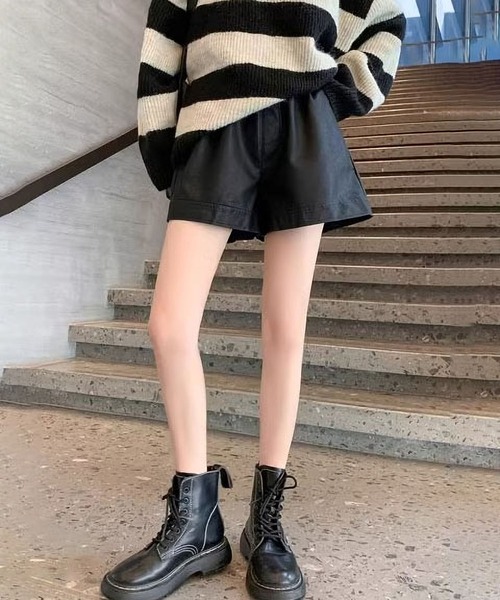 MAISON DE THERESE（メゾン ド テレーズ） パンツ マットPUのショート