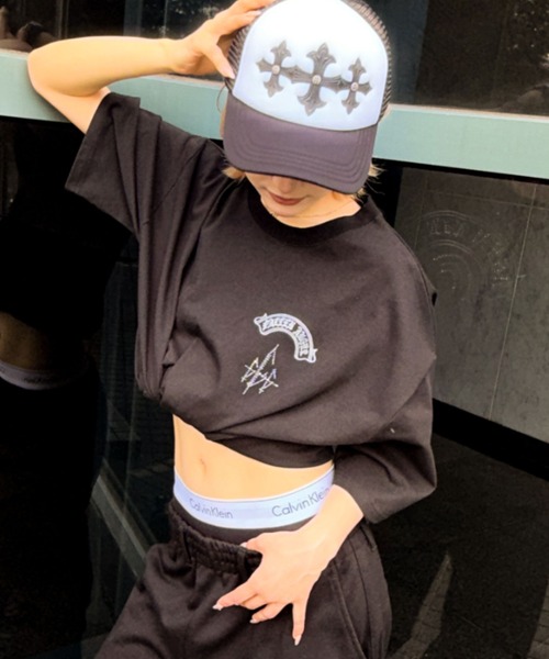 tシャツ A'GEM/9 × .kom 「A'GEM/9/エージェムナイン」エンジェルラインストーンTシャツ レディース メンズの画像