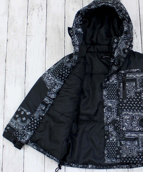 mounten.110 中綿入りブルゾン ZIーON（ジーオン） ブルゾン アウター 撥水・UVケア付き ペイズリー