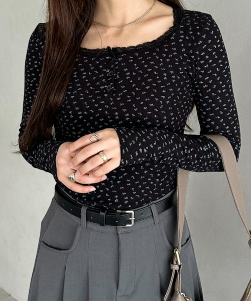 定価￥18900　新品　総柄　長袖トップス　花　カットソー　クルーネック ハニーズ Honeys 総柄ハイネックT トップス Tシャツ ロンT 長袖Tシャツ