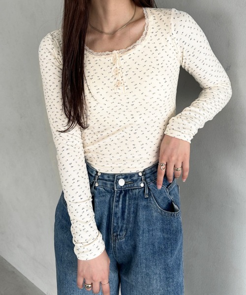 tシャツ カップ付き花柄ヘンリーネック ロングスリーブカットソー
