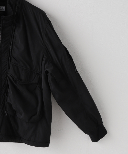 C.P. COMPANY ブラック ジャケット C.P. Companyのブラック ユーティリティジャケットがセール中