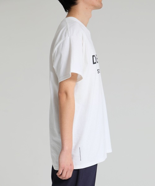 DELUXE Tシャツ　新品未使用 DELUXE（デラックス） tシャツ DELUXE LOGO TEE メンズ レディース