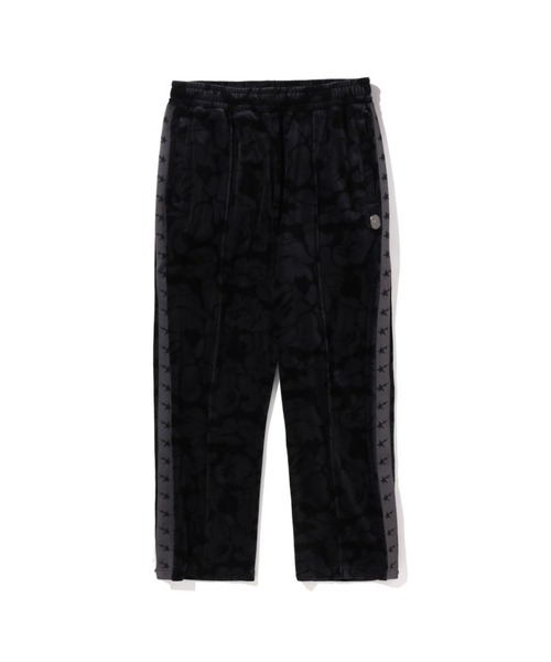 A BATHING APE（アベイシングエイプ） パンツ SOLID CAMO VELOUR METAL