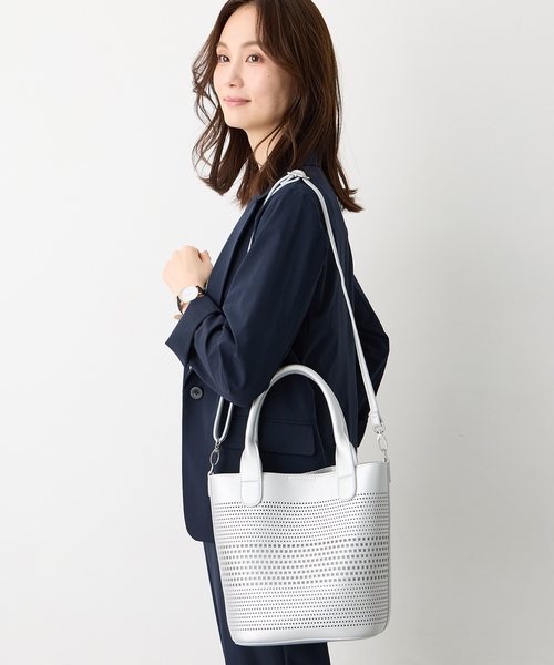 トートバッグ パンチング合皮2WAYトートバッグ「ポーチ付き・ショルダーストラップ取り外し可能」 レディースの画像