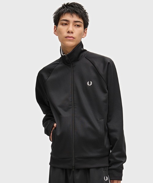 FRED PERRY クロップド テープド トラックジャケット ブラック 黒 FRED PERRY クロップド テープド トラックジャケット ブラック 黒 FRED