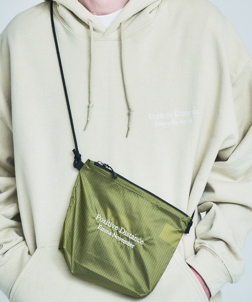 EMMA NOVEMBER ショルダーバッグ Embroidery ナイロン