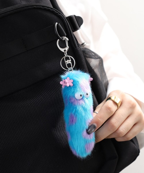 Crossi チャーム おちゃめなモンスター風ファーチャーム カラフル