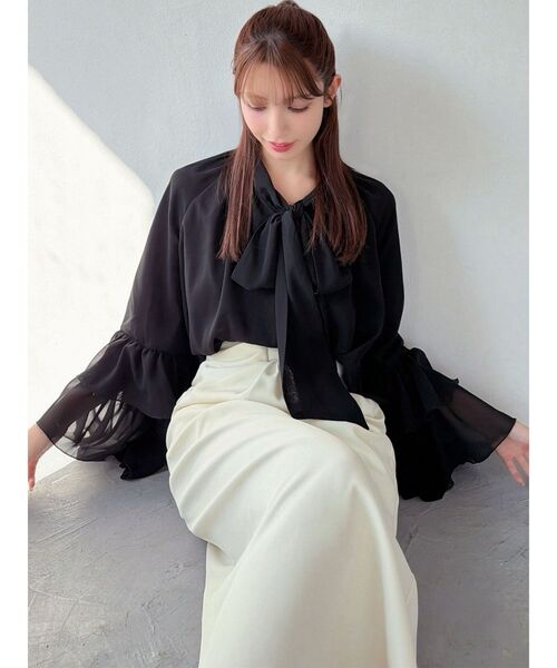 【完売品】TWILL ラウンドペプラムボリュームブラウス 中古・古着通販】TWILL (ツイル) ラウンドペプラムボリュームブラウス