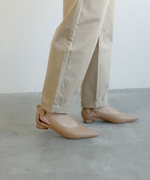 パンプス バックリボンポインテッドフラットパンプスの画像