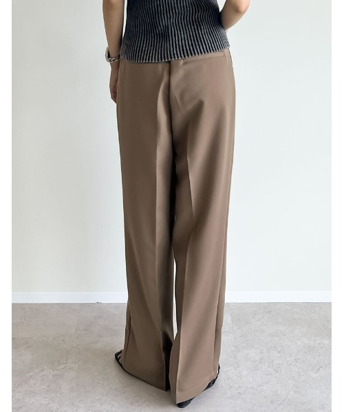POSSE コットンツイル ワイドパンツ タック入り【関税なし】 POSSE コットンツイル ワイドパンツ タック入り | NET-A-PORTER